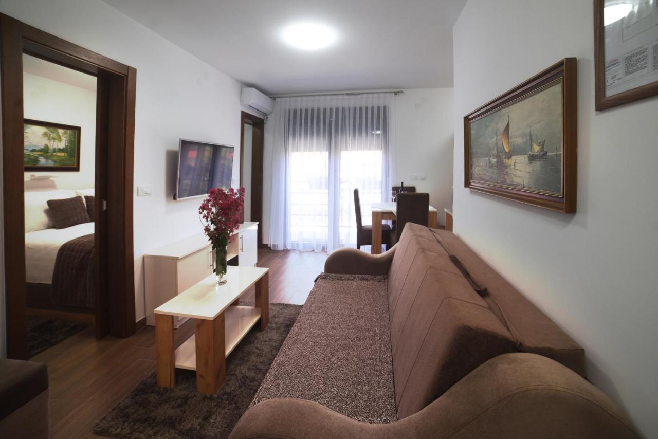 "Mini Hotel Vienna" Apartments Врнячка-Баня Екстер'єр фото