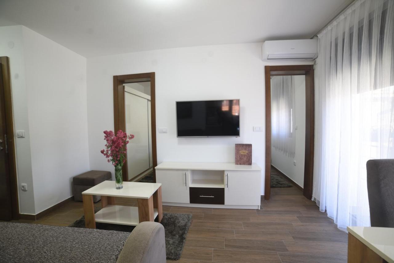 "Mini Hotel Vienna" Apartments Врнячка-Баня Екстер'єр фото