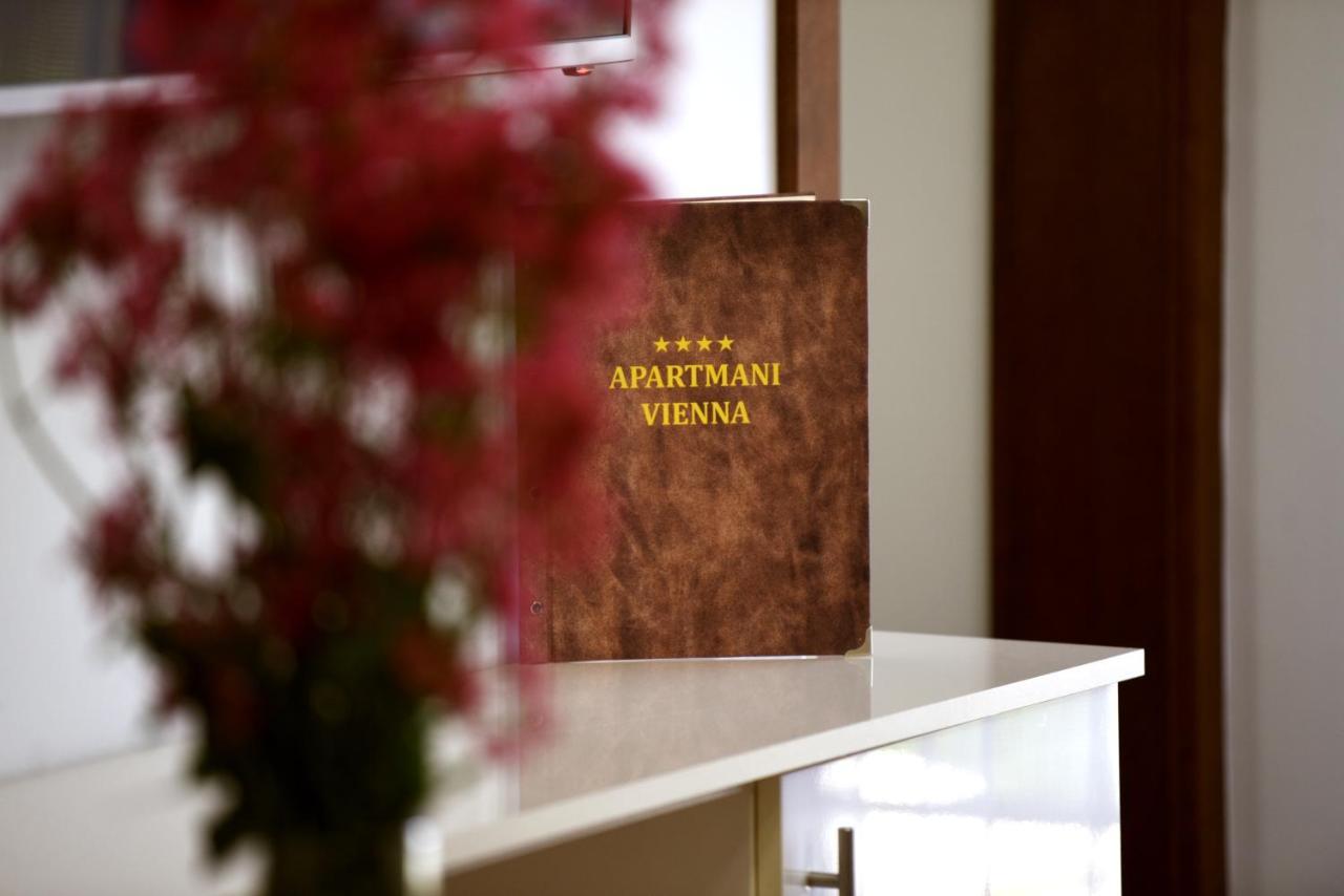 "Mini Hotel Vienna" Apartments Врнячка-Баня Екстер'єр фото