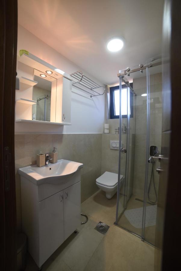 "Mini Hotel Vienna" Apartments Врнячка-Баня Екстер'єр фото