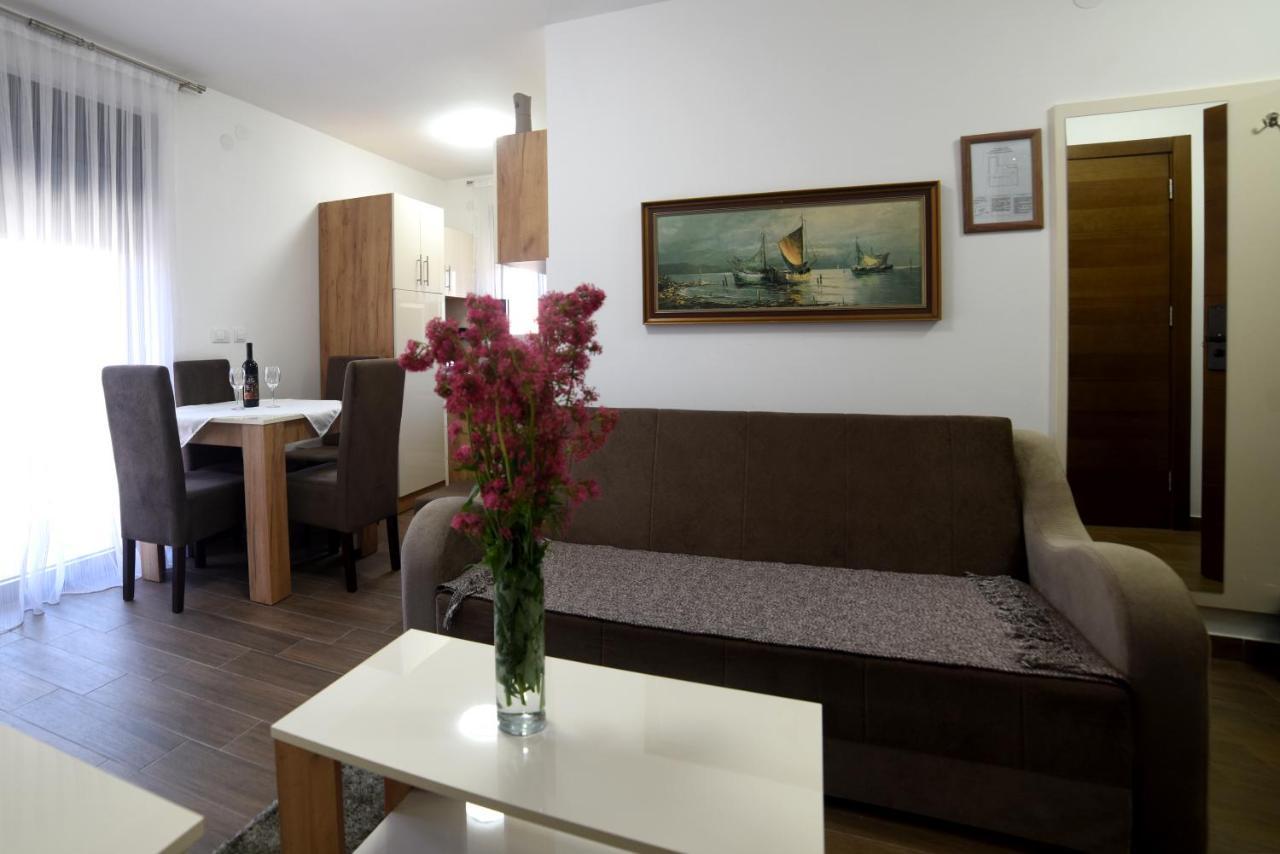 "Mini Hotel Vienna" Apartments Врнячка-Баня Екстер'єр фото