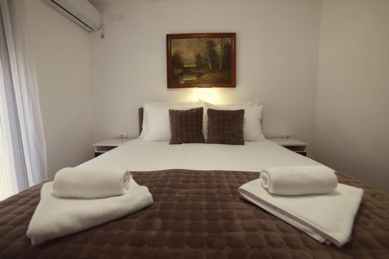 "Mini Hotel Vienna" Apartments Врнячка-Баня Екстер'єр фото