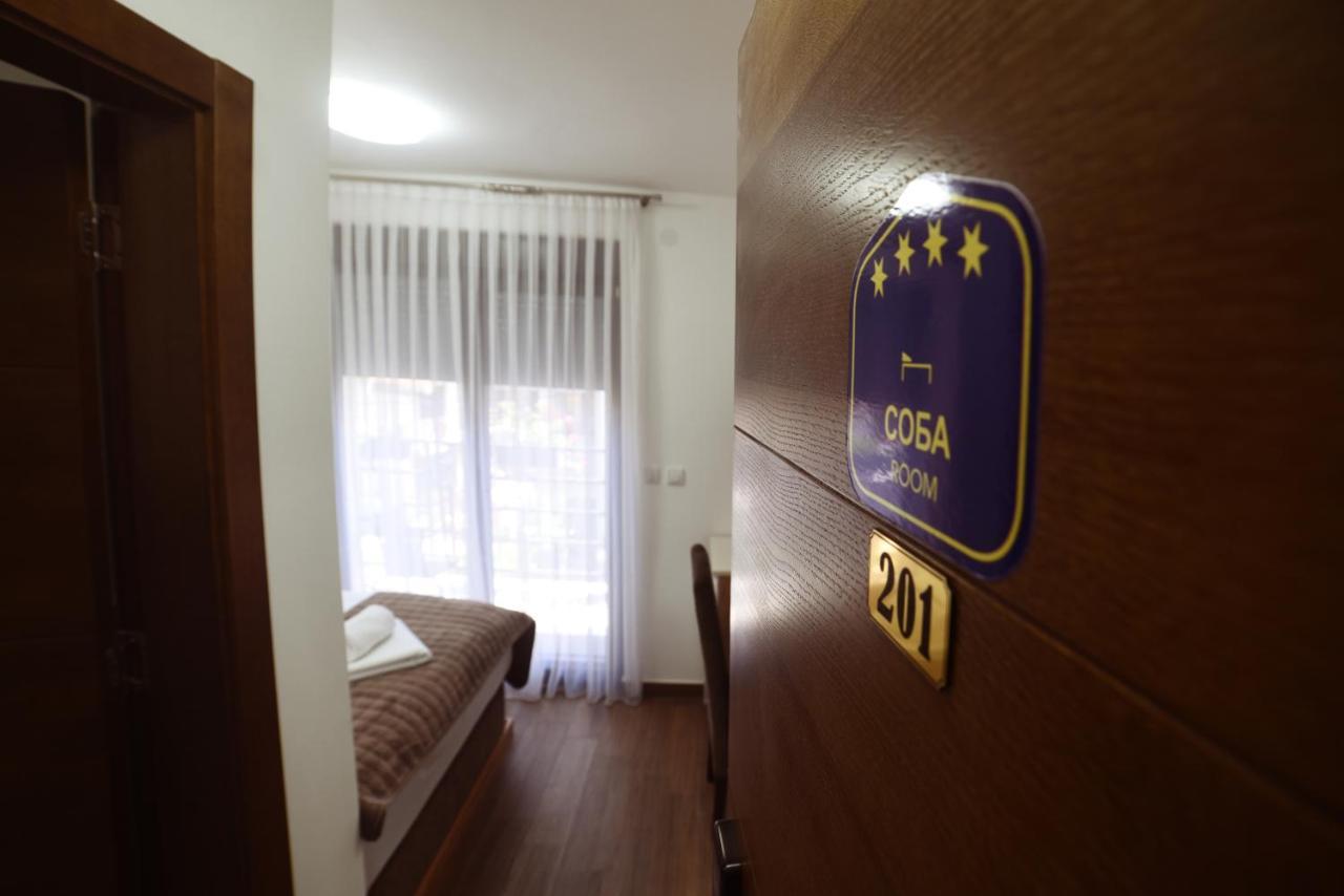"Mini Hotel Vienna" Apartments Врнячка-Баня Екстер'єр фото